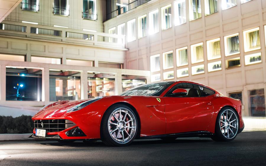  Ferrari F12berlinetta by RevoZport 2015 года  (фото 1 из 3)